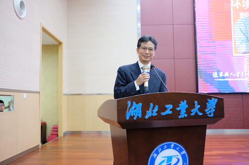 1561947239894895.jpg 30 主持人肖本林.JPG